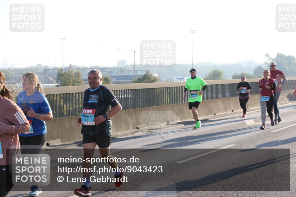 03.10.2025 - Köhlbrandbrückenlauf Lena Gebhardt http://msf.ph/oto/9043423 03.10.2025 09:26:37 Position 1 2024, 2498 meine-sportfotos.de