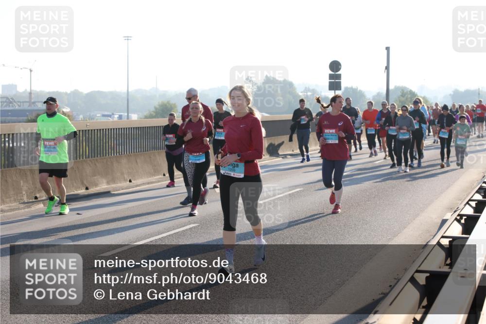 03.10.2025 - Köhlbrandbrückenlauf Lena Gebhardt http://msf.ph/oto/9043468 03.10.2025 09:26:38 Position 1 1209 meine-sportfotos.de