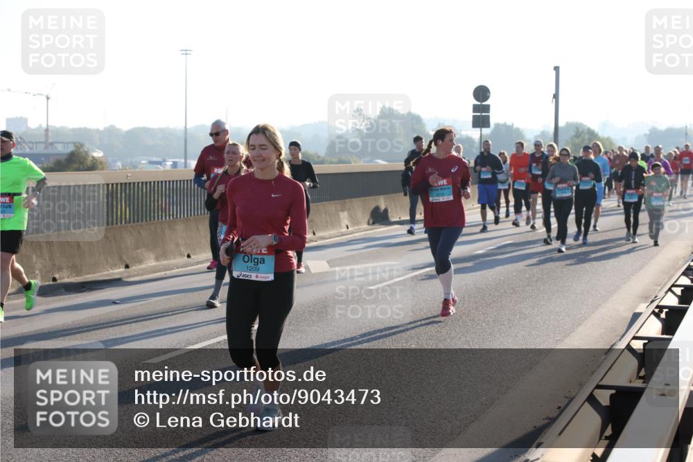 03.10.2025 - Köhlbrandbrückenlauf Lena Gebhardt http://msf.ph/oto/9043473 03.10.2025 09:26:39 Position 1 1209, 3019 meine-sportfotos.de