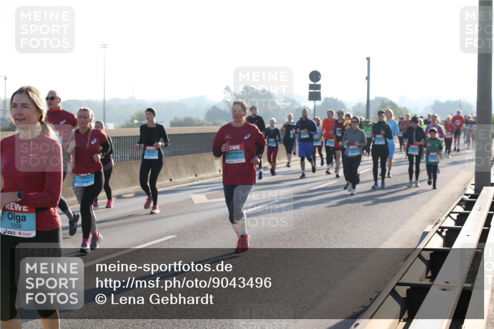 03.10.2025 - Köhlbrandbrückenlauf Lena Gebhardt http://msf.ph/oto/9043496 03.10.2025 09:26:40 Position 1 1209, 3019 meine-sportfotos.de