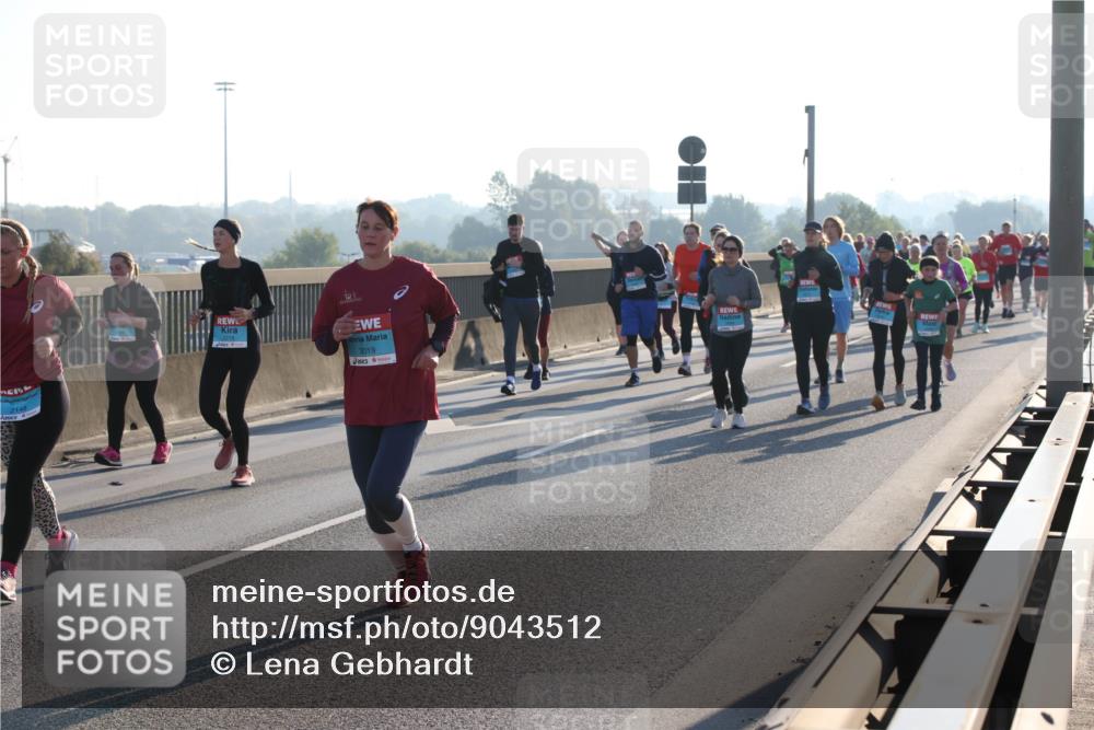 03.10.2025 - Köhlbrandbrückenlauf Lena Gebhardt http://msf.ph/oto/9043512 03.10.2025 09:26:40 Position 1 2148, 3019 meine-sportfotos.de