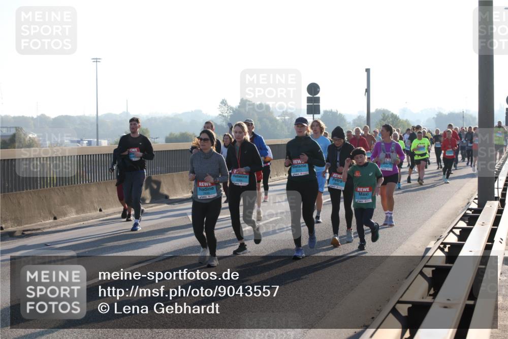 03.10.2025 - Köhlbrandbrückenlauf Lena Gebhardt http://msf.ph/oto/9043557 03.10.2025 09:26:43 Position 1 2284, 2271 meine-sportfotos.de