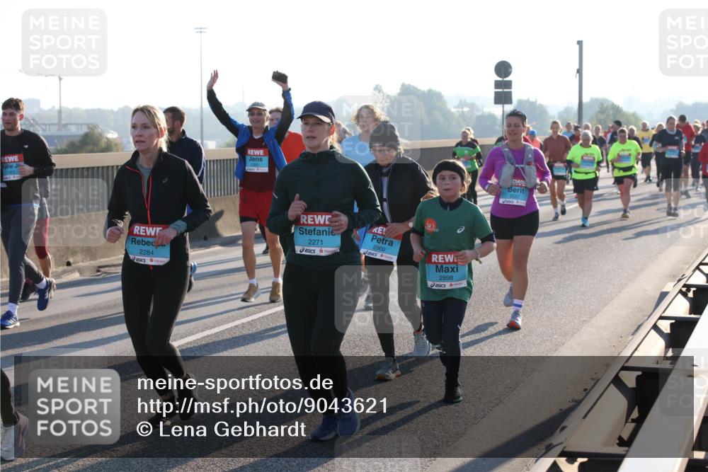 03.10.2025 - Köhlbrandbrückenlauf Lena Gebhardt http://msf.ph/oto/9043621 03.10.2025 09:26:45 Position 1 2284, 2271, 2900, 2898, 2637 meine-sportfotos.de