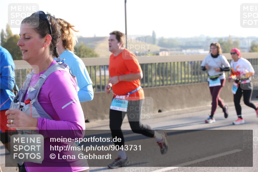 03.10.2025 - Köhlbrandbrückenlauf Lena Gebhardt http://msf.ph/oto/9043731 03.10.2025 09:26:49 Position 1 2637, 2163 meine-sportfotos.de