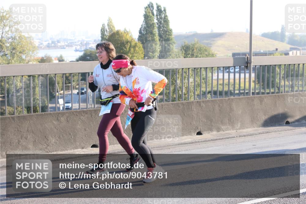 03.10.2025 - Köhlbrandbrückenlauf Lena Gebhardt http://msf.ph/oto/9043781 03.10.2025 09:26:51 Position 1 361 meine-sportfotos.de
