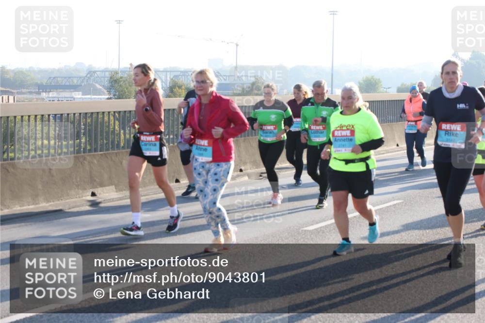 03.10.2025 - Köhlbrandbrückenlauf Lena Gebhardt http://msf.ph/oto/9043801 03.10.2025 09:26:52 Position 1 3142 meine-sportfotos.de