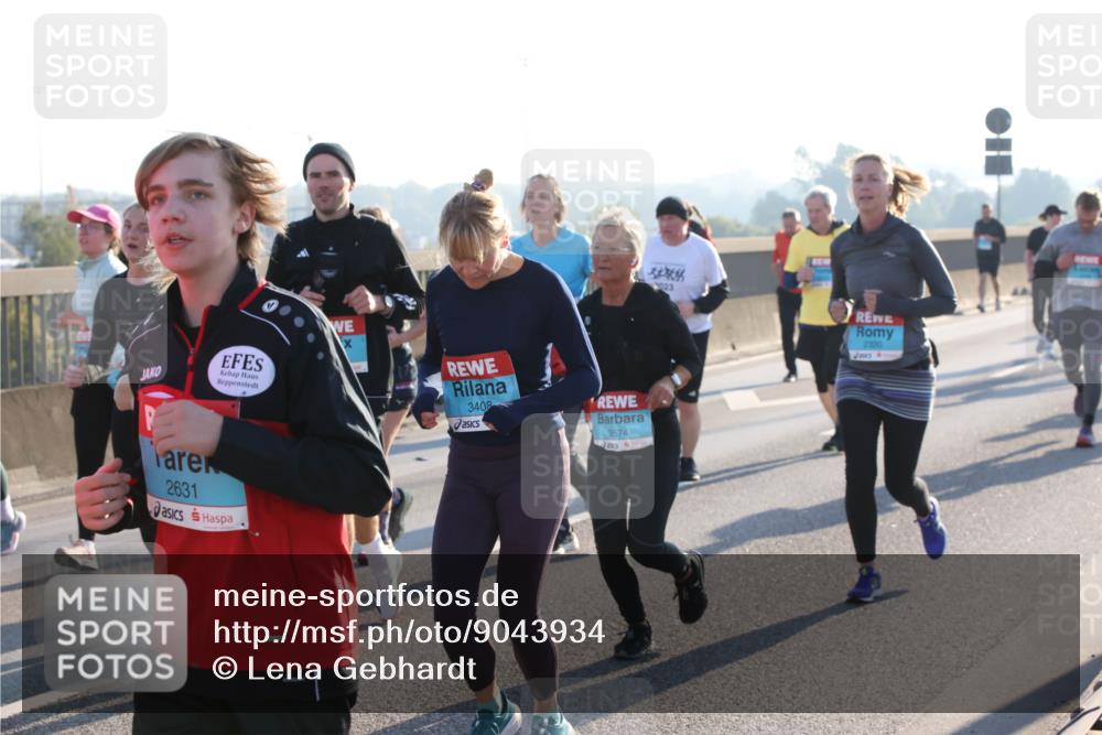 03.10.2025 - Köhlbrandbrückenlauf Lena Gebhardt http://msf.ph/oto/9043934 03.10.2025 09:26:57 Position 1 2631, 3408, 2574, 3023, 2320 meine-sportfotos.de