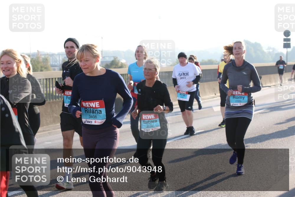 03.10.2025 - Köhlbrandbrückenlauf Lena Gebhardt http://msf.ph/oto/9043948 03.10.2025 09:26:57 Position 1 3408, 2574, 2023, 2320 meine-sportfotos.de