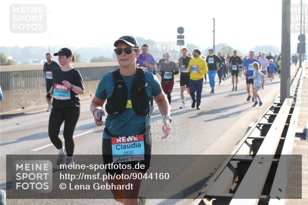 03.10.2025 - Köhlbrandbrückenlauf Lena Gebhardt http://msf.ph/oto/9044160 03.10.2025 09:27:05 Position 1 2014, 2830 meine-sportfotos.de