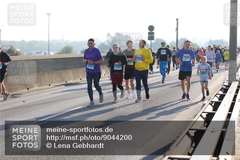 03.10.2025 - Köhlbrandbrückenlauf Lena Gebhardt http://msf.ph/oto/9044200 03.10.2025 09:27:07 Position 1 3451 meine-sportfotos.de