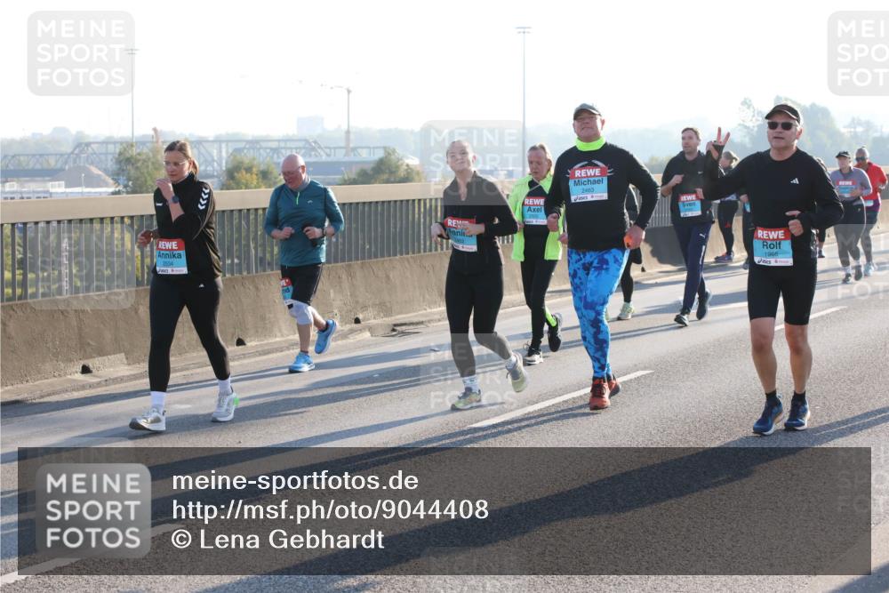 03.10.2025 - Köhlbrandbrückenlauf Lena Gebhardt http://msf.ph/oto/9044408 03.10.2025 09:27:12 Position 1 2534, 2463, 2505, 1965 meine-sportfotos.de