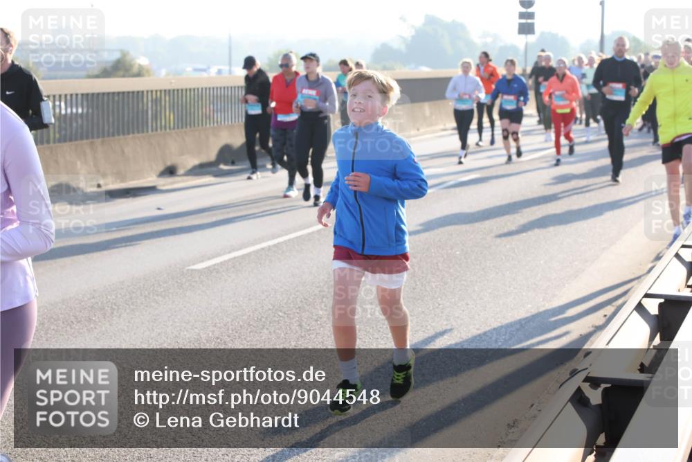 03.10.2025 - Köhlbrandbrückenlauf Lena Gebhardt http://msf.ph/oto/9044548 03.10.2025 09:27:16 Position 1  meine-sportfotos.de