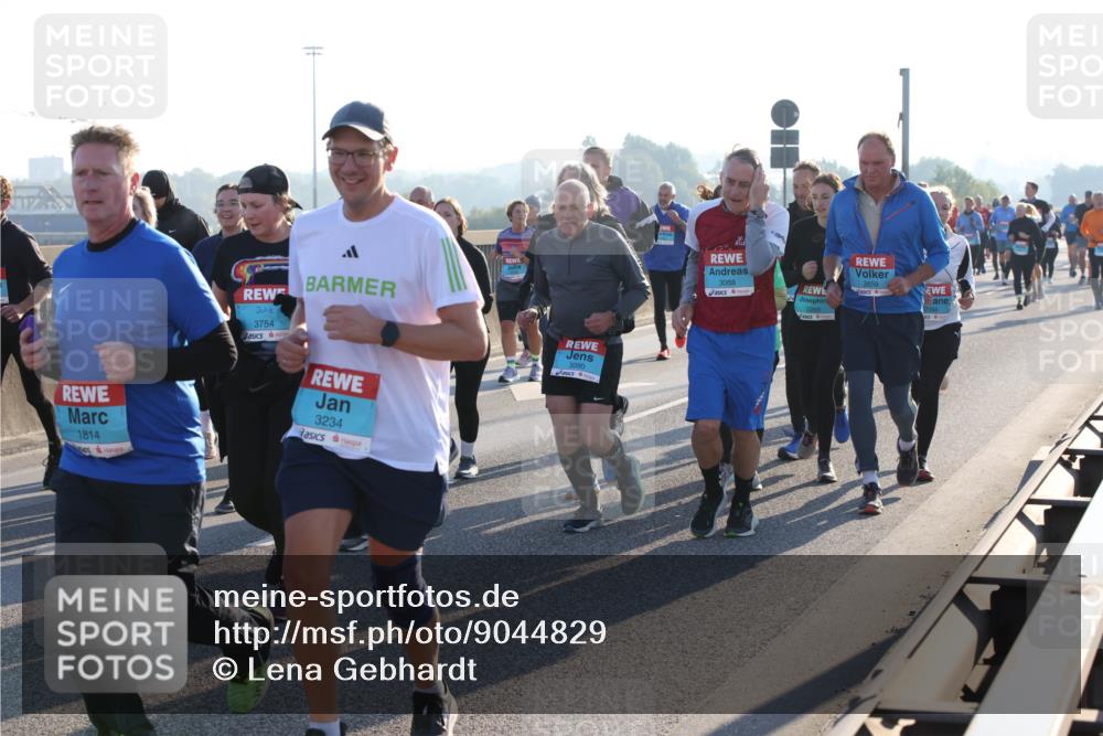 03.10.2025 - Köhlbrandbrückenlauf Lena Gebhardt http://msf.ph/oto/9044829 03.10.2025 09:27:25 Position 1 3754, 1814, 3234, 3090, 3088, 2659 meine-sportfotos.de