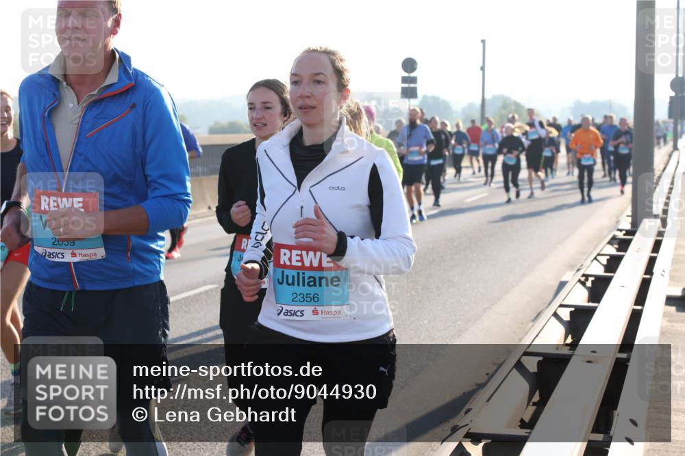 03.10.2025 - Köhlbrandbrückenlauf Lena Gebhardt http://msf.ph/oto/9044930 03.10.2025 09:27:29 Position 1 2009, 2356 meine-sportfotos.de