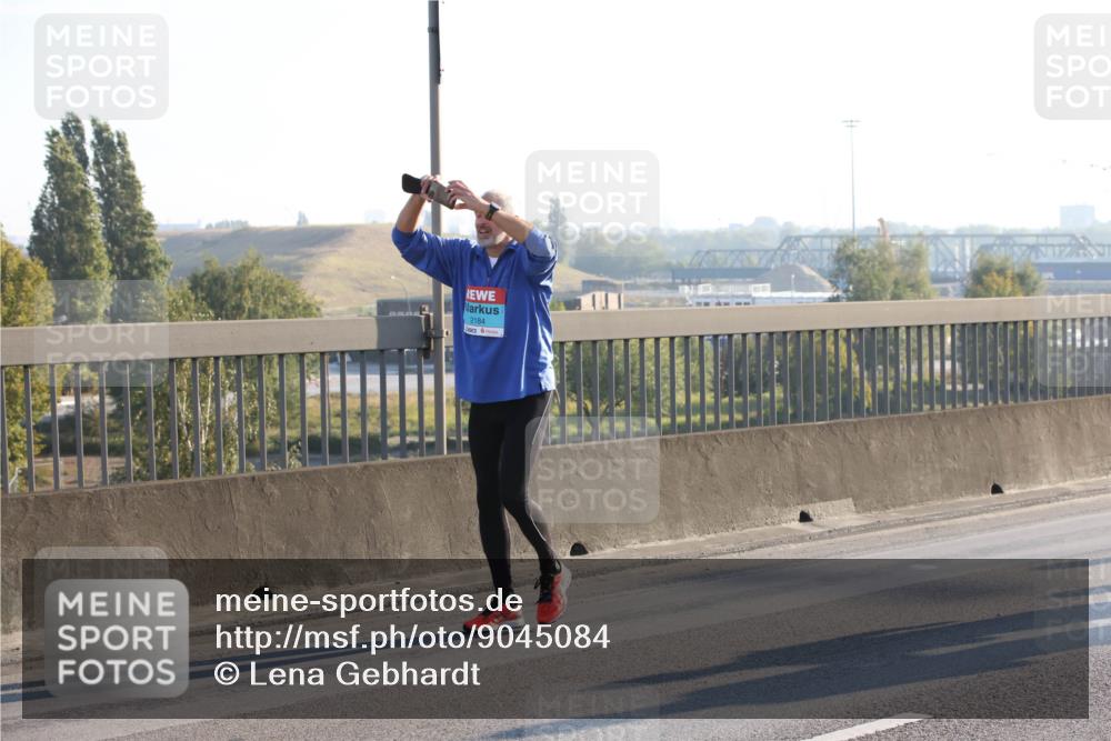 03.10.2025 - Köhlbrandbrückenlauf Lena Gebhardt http://msf.ph/oto/9045084 03.10.2025 09:27:33 Position 1 2184 meine-sportfotos.de