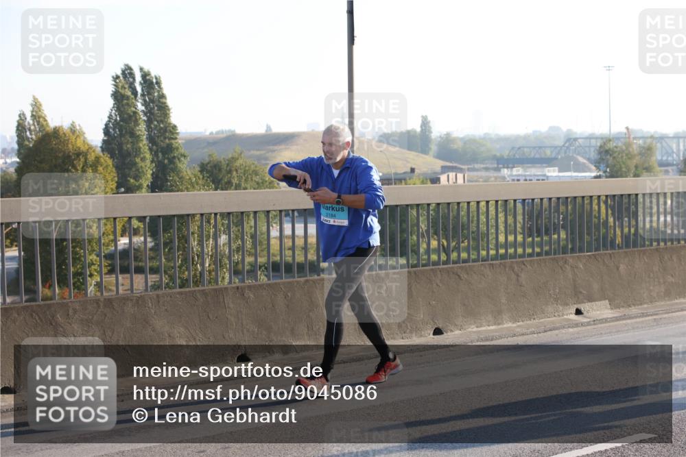 03.10.2025 - Köhlbrandbrückenlauf Lena Gebhardt http://msf.ph/oto/9045086 03.10.2025 09:27:33 Position 1 2184 meine-sportfotos.de