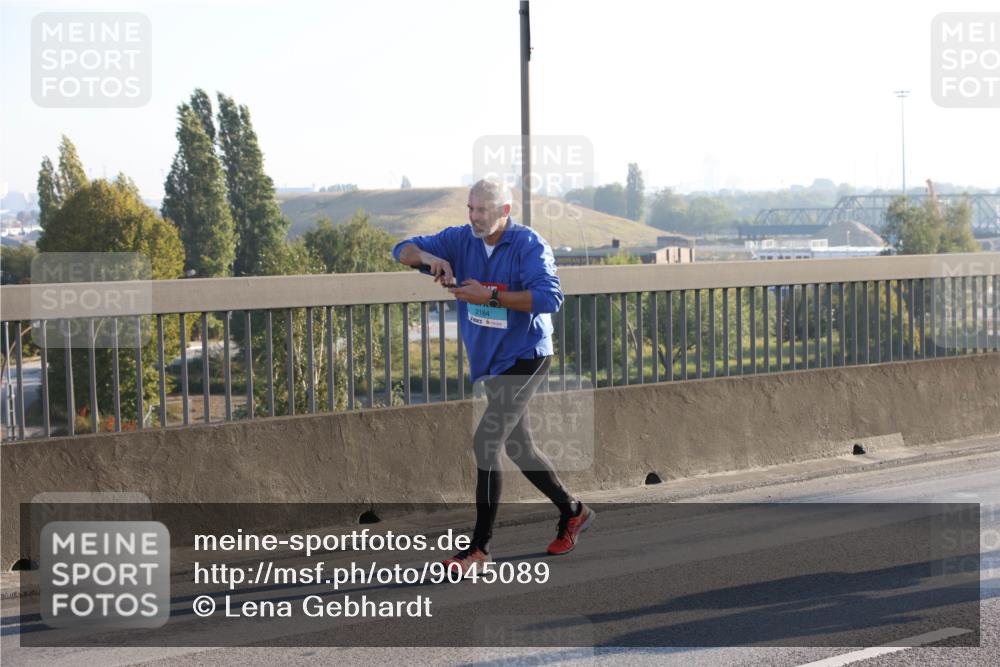 03.10.2025 - Köhlbrandbrückenlauf Lena Gebhardt http://msf.ph/oto/9045089 03.10.2025 09:27:33 Position 1 2184 meine-sportfotos.de