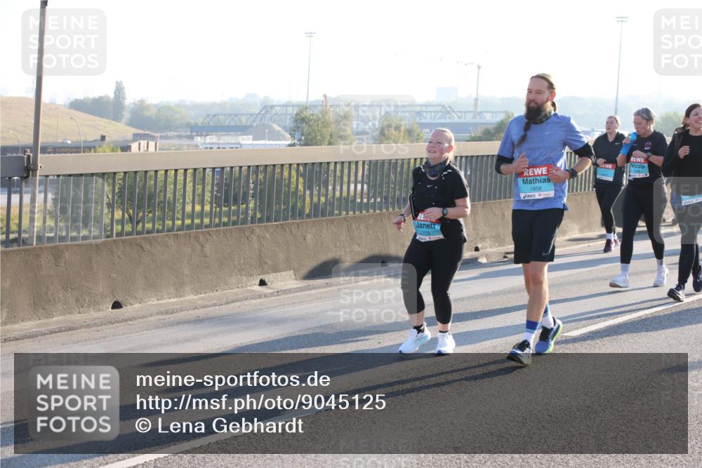 03.10.2025 - Köhlbrandbrückenlauf Lena Gebhardt http://msf.ph/oto/9045125 03.10.2025 09:27:34 Position 1 1958 meine-sportfotos.de