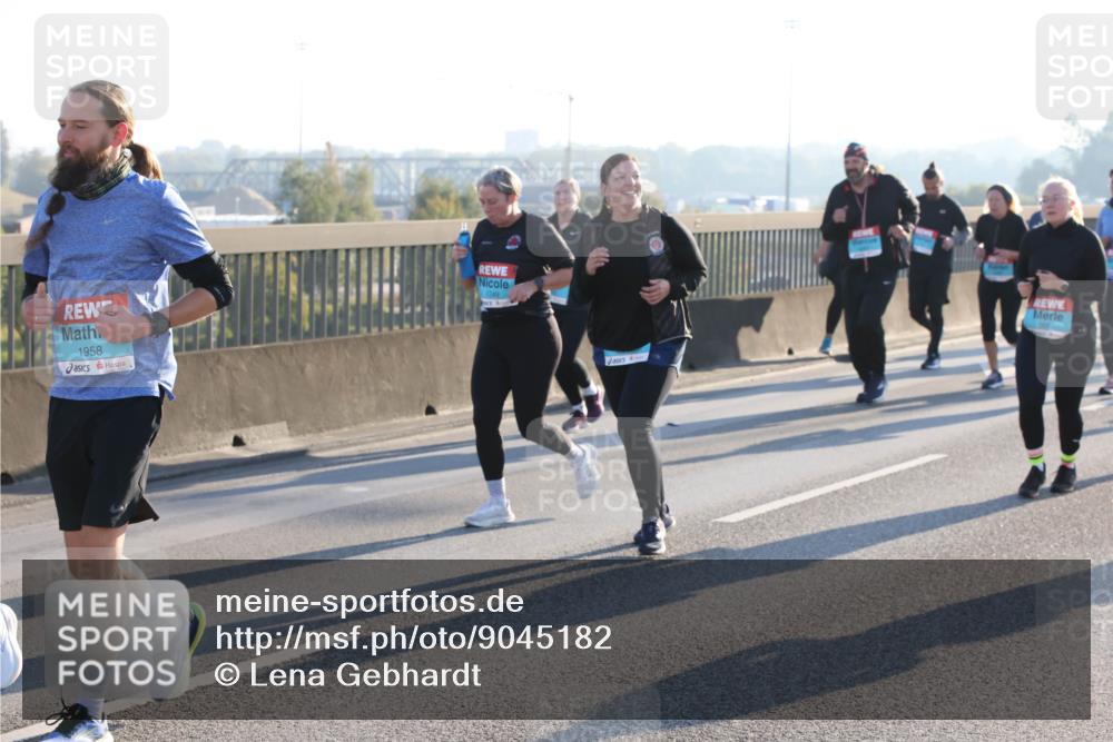 03.10.2025 - Köhlbrandbrückenlauf Lena Gebhardt http://msf.ph/oto/9045182 03.10.2025 09:27:36 Position 1 1958, 1749 meine-sportfotos.de
