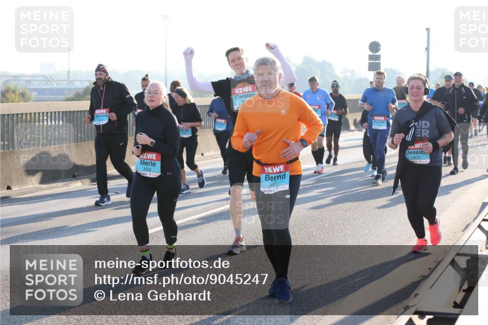 03.10.2025 - Köhlbrandbrückenlauf Lena Gebhardt http://msf.ph/oto/9045247 03.10.2025 09:27:37 Position 1 3552, 35, 3551, 2572 meine-sportfotos.de