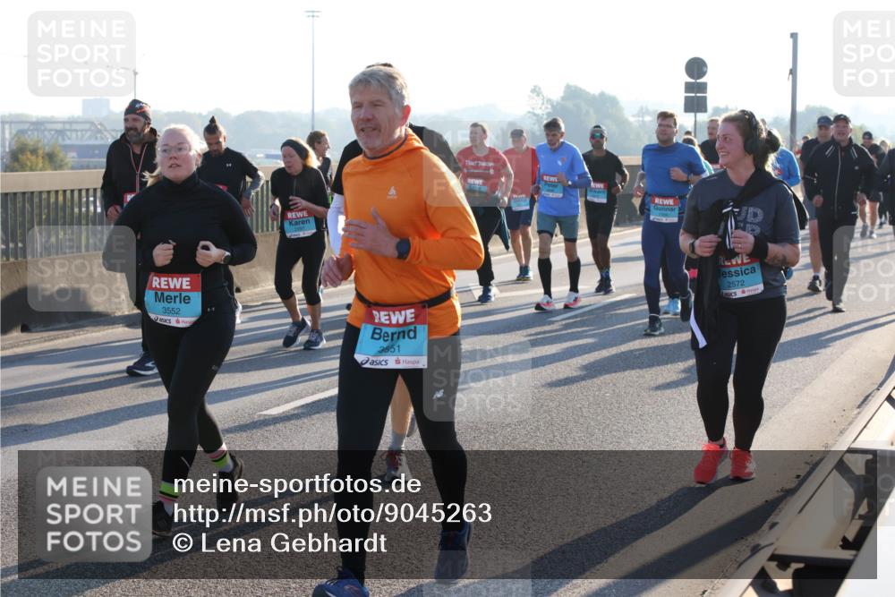 03.10.2025 - Köhlbrandbrückenlauf Lena Gebhardt http://msf.ph/oto/9045263 03.10.2025 09:27:38 Position 1 3552, 3551, 2572 meine-sportfotos.de