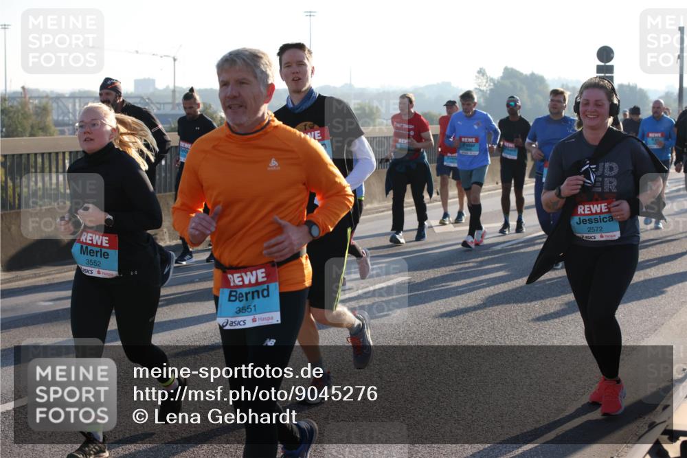 03.10.2025 - Köhlbrandbrückenlauf Lena Gebhardt http://msf.ph/oto/9045276 03.10.2025 09:27:38 Position 1 3552, 3551, 2572 meine-sportfotos.de
