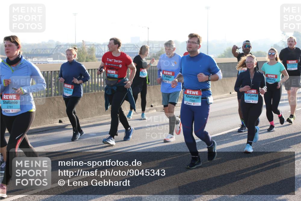 03.10.2025 - Köhlbrandbrückenlauf Lena Gebhardt http://msf.ph/oto/9045343 03.10.2025 09:27:41 Position 1 2781, 2780, 3674, 2646, 2366, 2375, 2681 meine-sportfotos.de
