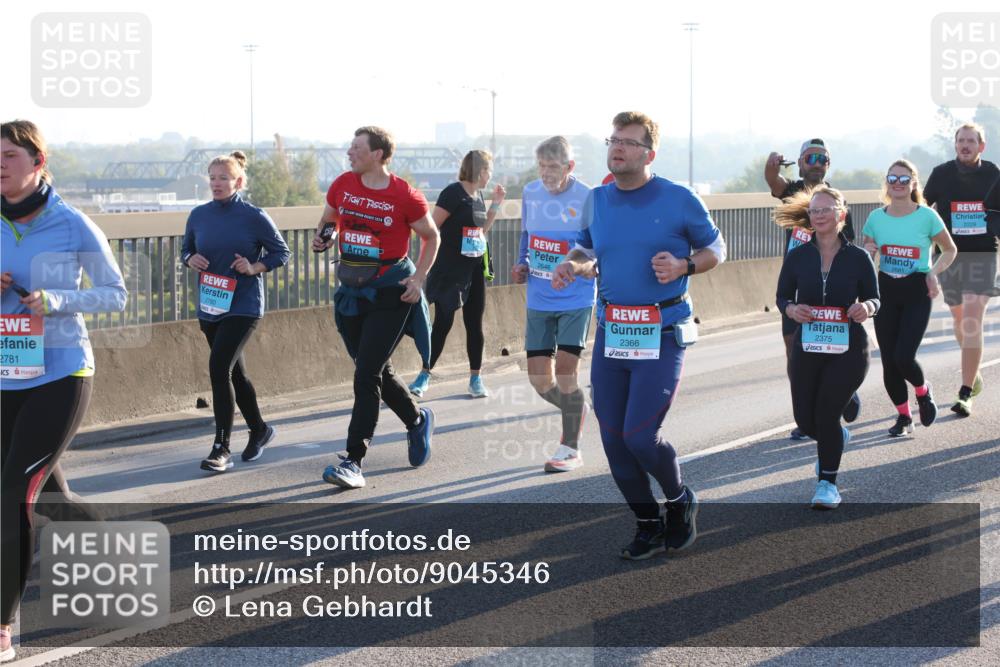 03.10.2025 - Köhlbrandbrückenlauf Lena Gebhardt http://msf.ph/oto/9045346 03.10.2025 09:27:41 Position 1 2781, 2780, 12, 2004, 2646, 2366, 2375, 2229 meine-sportfotos.de