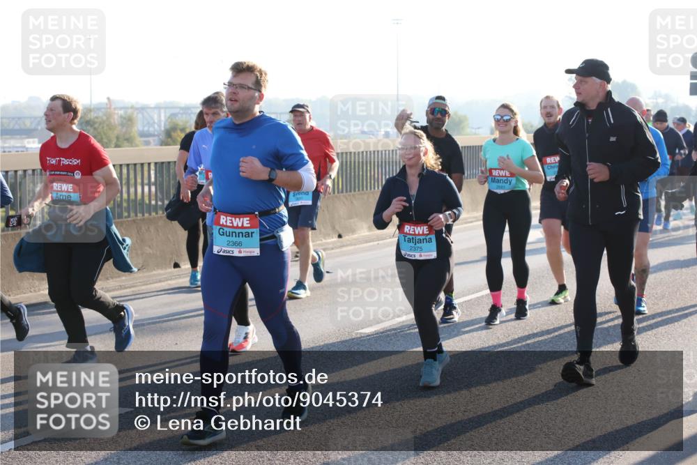 03.10.2025 - Köhlbrandbrückenlauf Lena Gebhardt http://msf.ph/oto/9045374 03.10.2025 09:27:41 Position 1 2366, 2375 meine-sportfotos.de