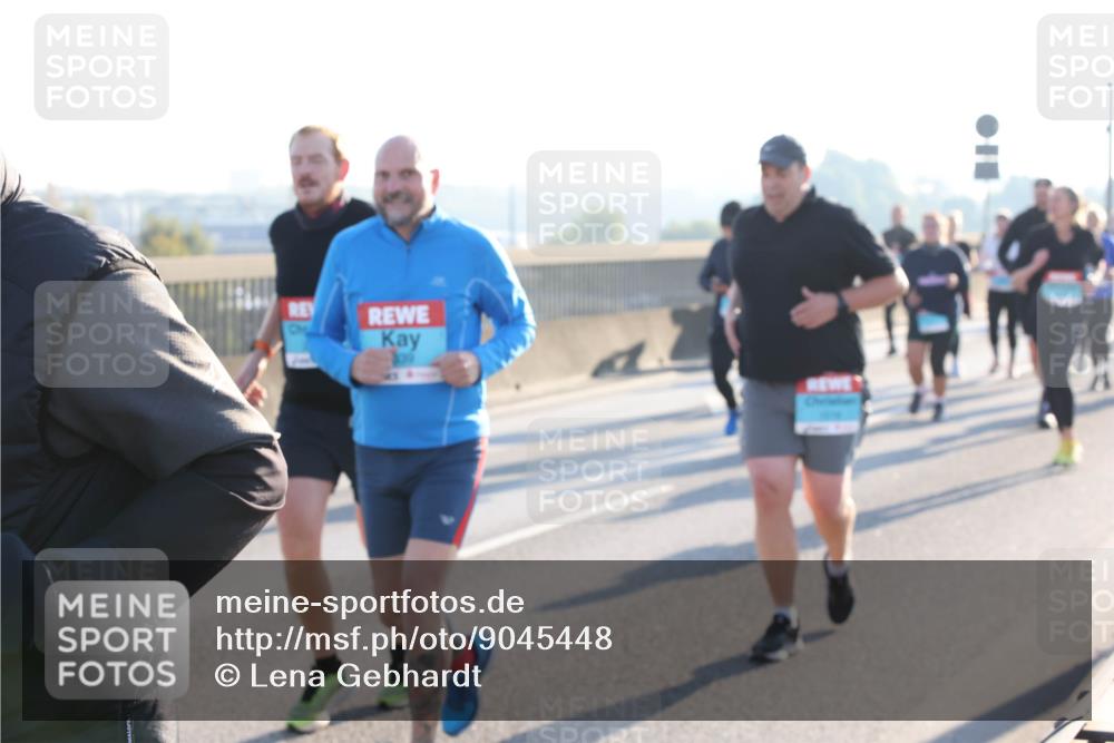 03.10.2025 - Köhlbrandbrückenlauf Lena Gebhardt http://msf.ph/oto/9045448 03.10.2025 09:27:43 Position 1  meine-sportfotos.de