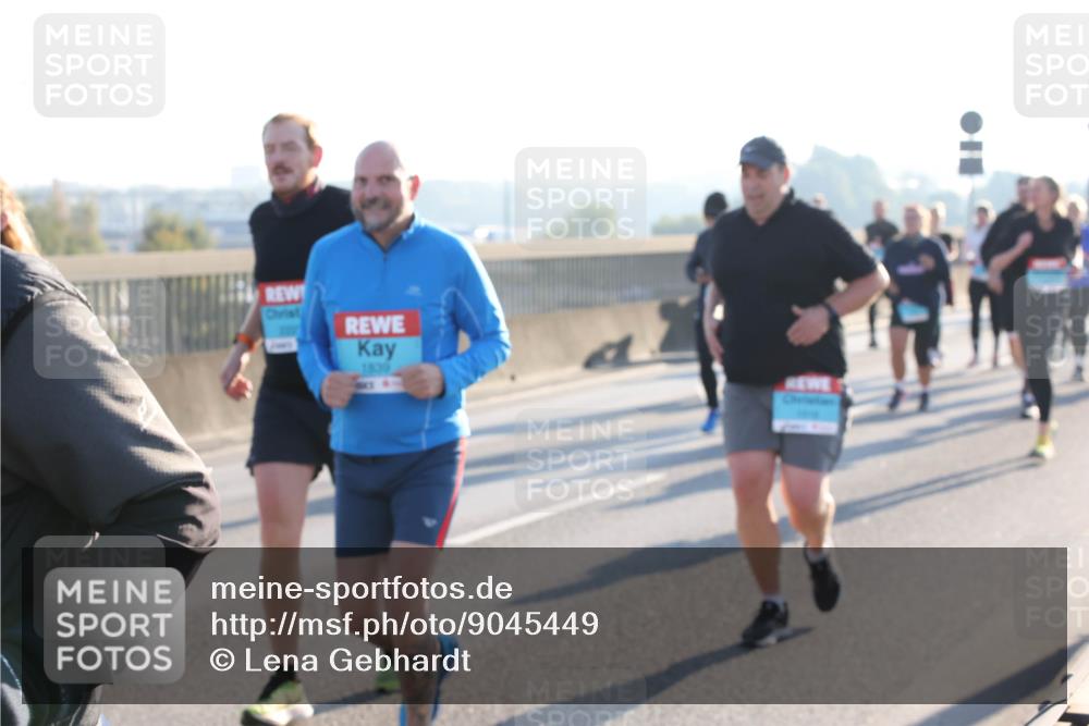 03.10.2025 - Köhlbrandbrückenlauf Lena Gebhardt http://msf.ph/oto/9045449 03.10.2025 09:27:43 Position 1 1839 meine-sportfotos.de