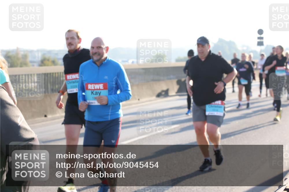 03.10.2025 - Köhlbrandbrückenlauf Lena Gebhardt http://msf.ph/oto/9045454 03.10.2025 09:27:43 Position 1 186 meine-sportfotos.de