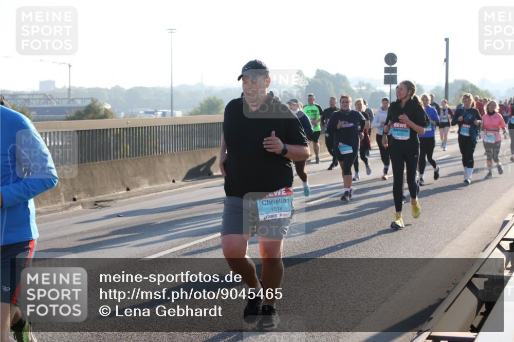 03.10.2025 - Köhlbrandbrückenlauf Lena Gebhardt http://msf.ph/oto/9045465 03.10.2025 09:27:44 Position 1 1518 meine-sportfotos.de