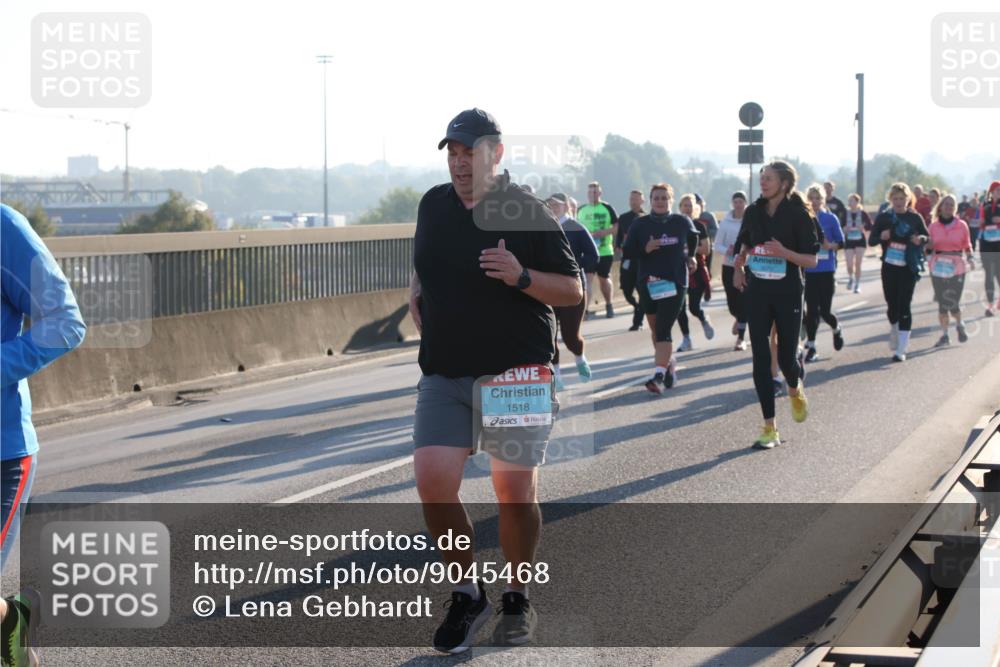 03.10.2025 - Köhlbrandbrückenlauf Lena Gebhardt http://msf.ph/oto/9045468 03.10.2025 09:27:44 Position 1 1518 meine-sportfotos.de