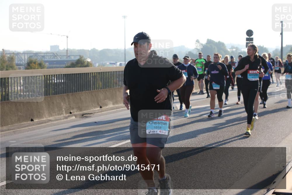 03.10.2025 - Köhlbrandbrückenlauf Lena Gebhardt http://msf.ph/oto/9045471 03.10.2025 09:27:44 Position 1 1518 meine-sportfotos.de