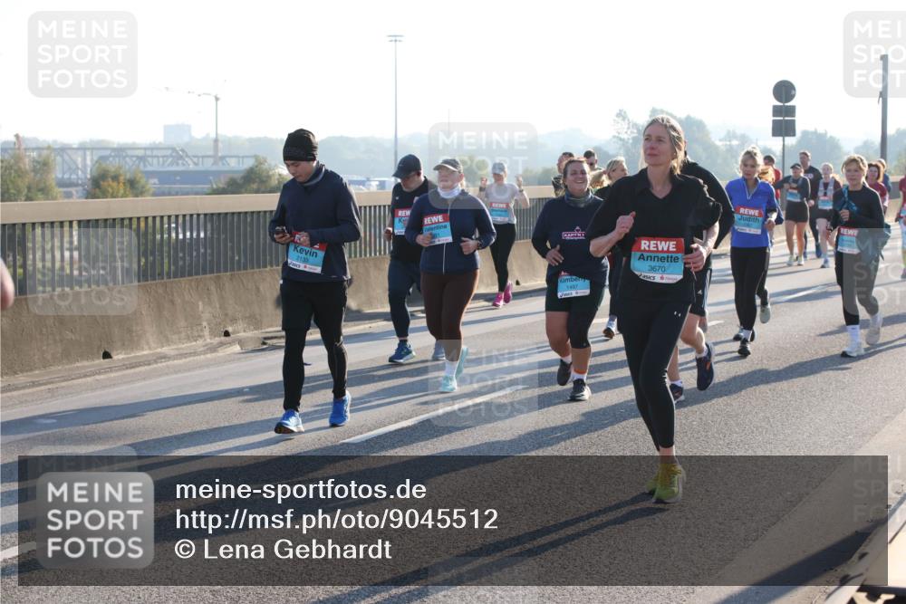 03.10.2025 - Köhlbrandbrückenlauf Lena Gebhardt http://msf.ph/oto/9045512 03.10.2025 09:27:46 Position 1 2133, 1497, 3670 meine-sportfotos.de