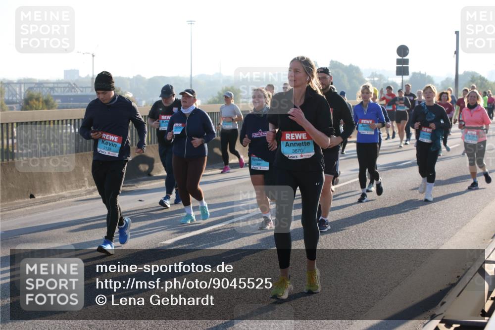 03.10.2025 - Köhlbrandbrückenlauf Lena Gebhardt http://msf.ph/oto/9045525 03.10.2025 09:27:46 Position 1 2133, 1497, 3670 meine-sportfotos.de