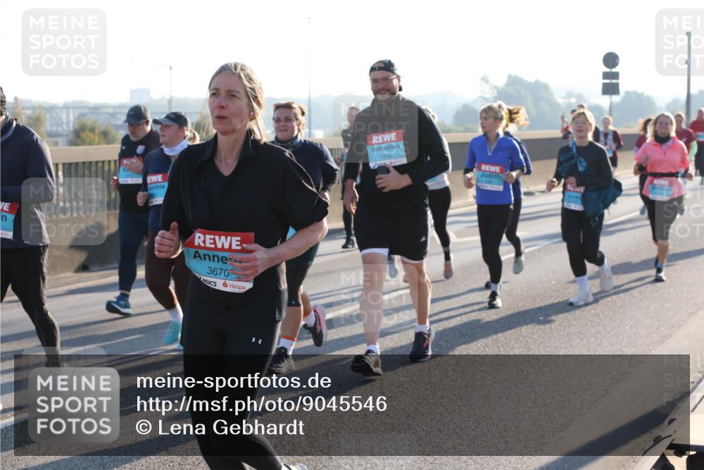 03.10.2025 - Köhlbrandbrückenlauf Lena Gebhardt http://msf.ph/oto/9045546 03.10.2025 09:27:47 Position 1 3670, 1606 meine-sportfotos.de