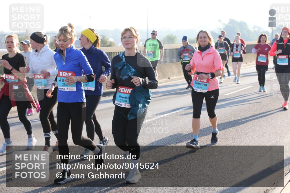 03.10.2025 - Köhlbrandbrückenlauf Lena Gebhardt http://msf.ph/oto/9045624 03.10.2025 09:27:50 Position 1 3746, 3367, 3745, 3739, 2457 meine-sportfotos.de