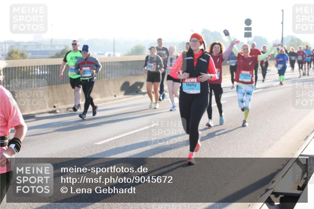 03.10.2025 - Köhlbrandbrückenlauf Lena Gebhardt http://msf.ph/oto/9045672 03.10.2025 09:27:51 Position 1 3199 meine-sportfotos.de