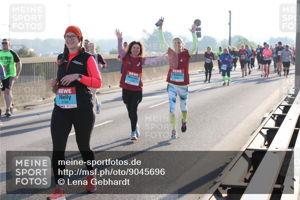 03.10.2025 - Köhlbrandbrückenlauf Lena Gebhardt http://msf.ph/oto/9045696 03.10.2025 09:27:52 Position 1 3199, 2554, 2533 meine-sportfotos.de
