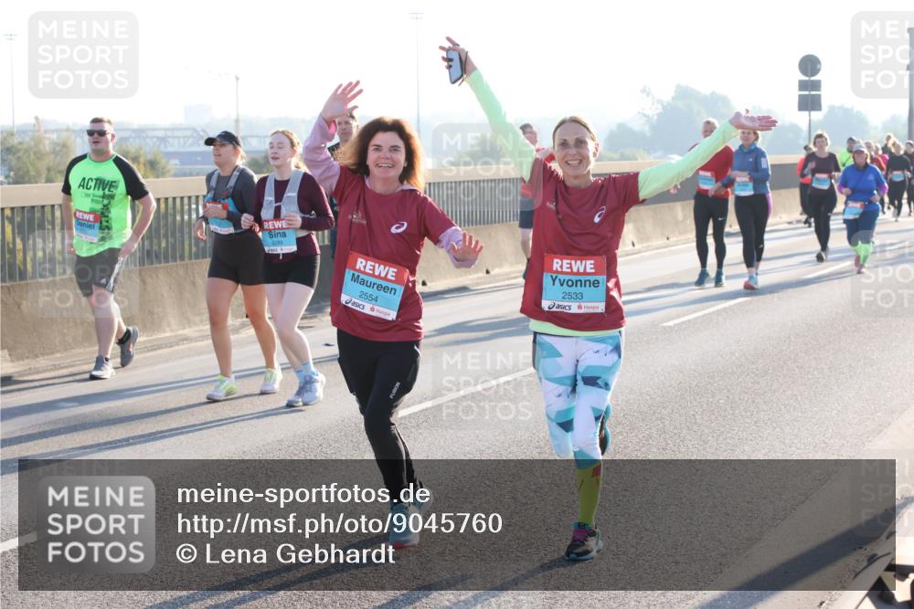 03.10.2025 - Köhlbrandbrückenlauf Lena Gebhardt http://msf.ph/oto/9045760 03.10.2025 09:27:54 Position 1 2554, 2533 meine-sportfotos.de