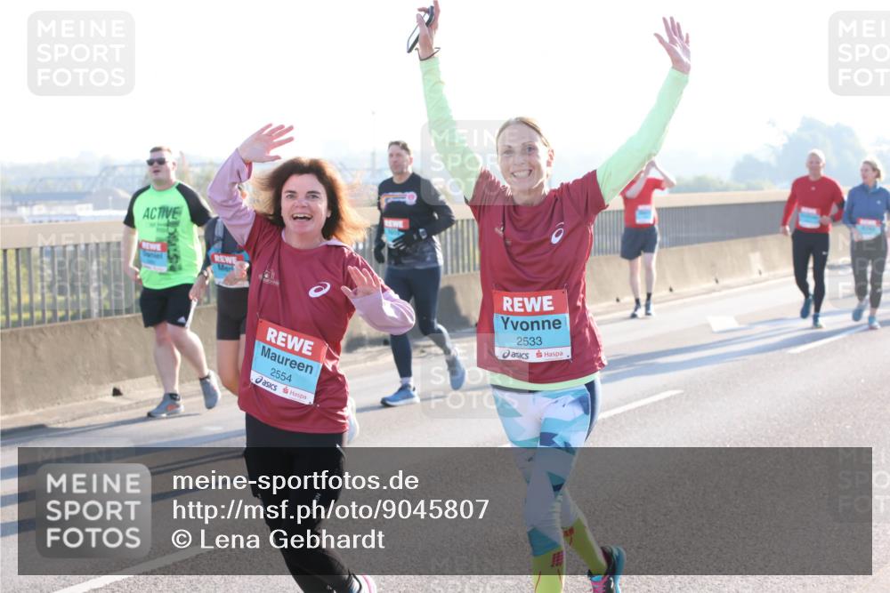 03.10.2025 - Köhlbrandbrückenlauf Lena Gebhardt http://msf.ph/oto/9045807 03.10.2025 09:27:54 Position 1 2554, 2533 meine-sportfotos.de