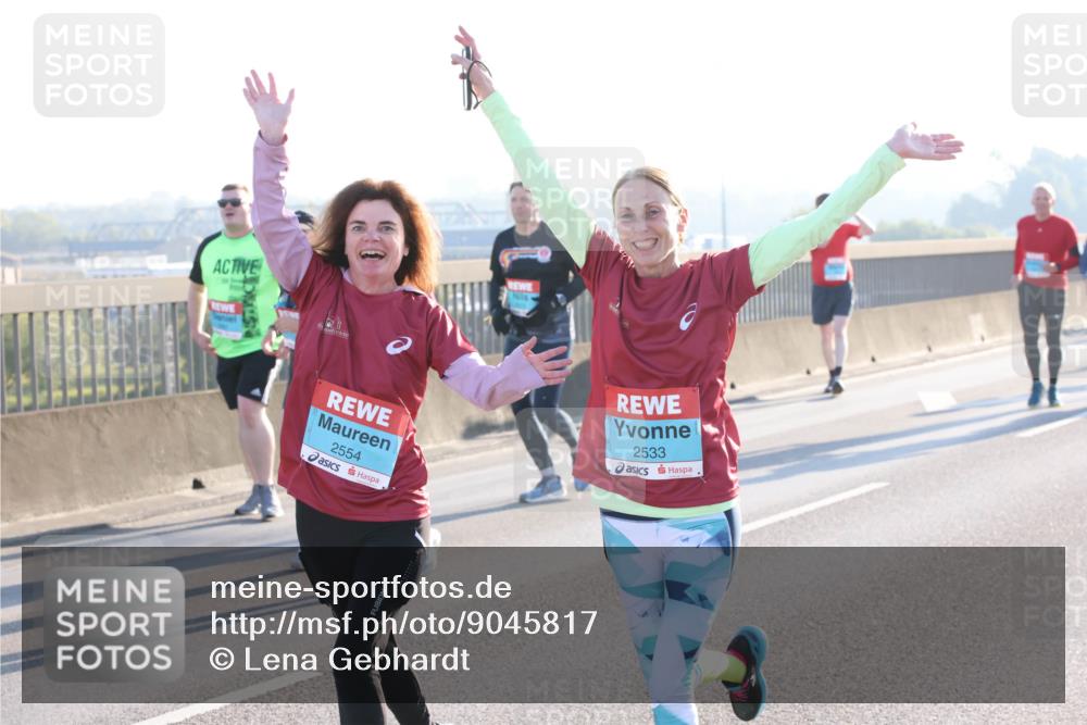 03.10.2025 - Köhlbrandbrückenlauf Lena Gebhardt http://msf.ph/oto/9045817 03.10.2025 09:27:54 Position 1 2554, 2533 meine-sportfotos.de