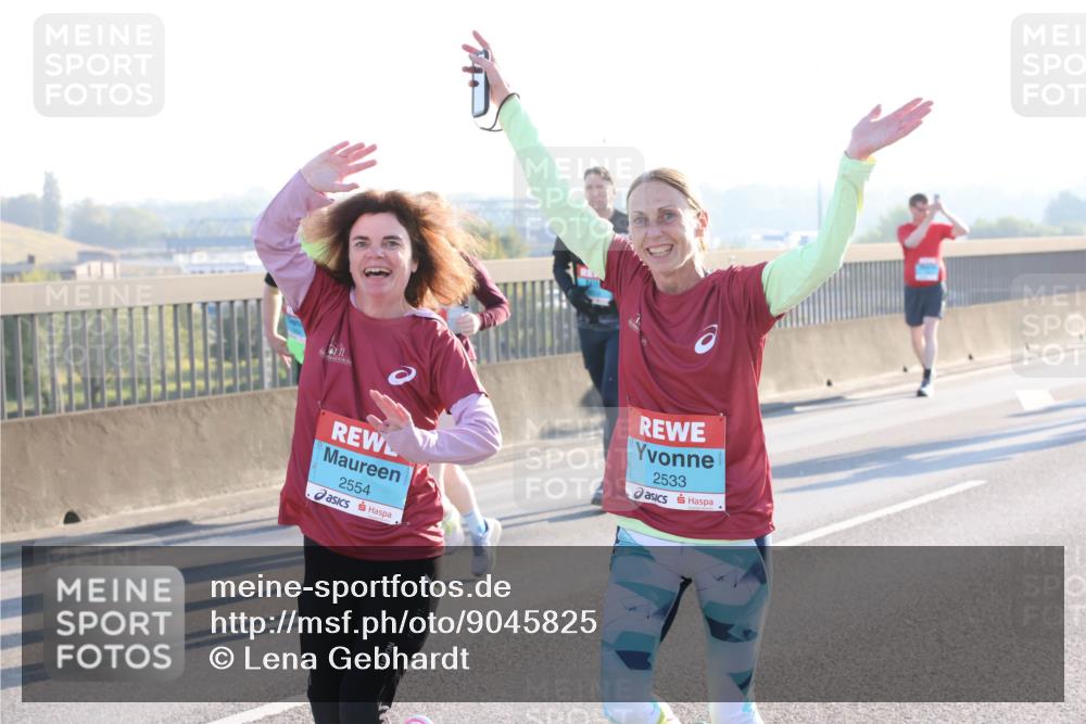 03.10.2025 - Köhlbrandbrückenlauf Lena Gebhardt http://msf.ph/oto/9045825 03.10.2025 09:27:54 Position 1 2554, 2533 meine-sportfotos.de