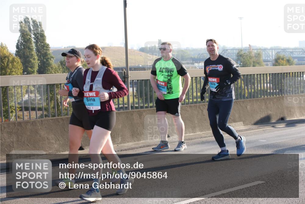 03.10.2025 - Köhlbrandbrückenlauf Lena Gebhardt http://msf.ph/oto/9045864 03.10.2025 09:27:56 Position 1 3389 meine-sportfotos.de