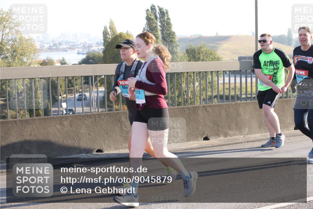 03.10.2025 - Köhlbrandbrückenlauf Lena Gebhardt http://msf.ph/oto/9045879 03.10.2025 09:27:56 Position 1 1389 meine-sportfotos.de
