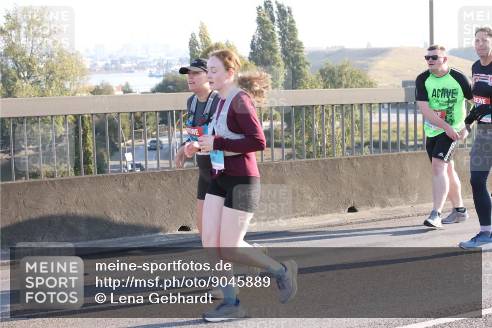 03.10.2025 - Köhlbrandbrückenlauf Lena Gebhardt http://msf.ph/oto/9045889 03.10.2025 09:27:56 Position 1 389 meine-sportfotos.de