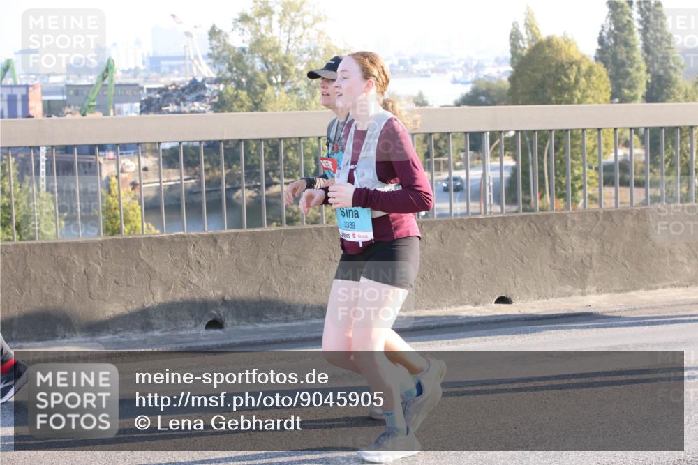 03.10.2025 - Köhlbrandbrückenlauf Lena Gebhardt http://msf.ph/oto/9045905 03.10.2025 09:27:57 Position 1 3389 meine-sportfotos.de