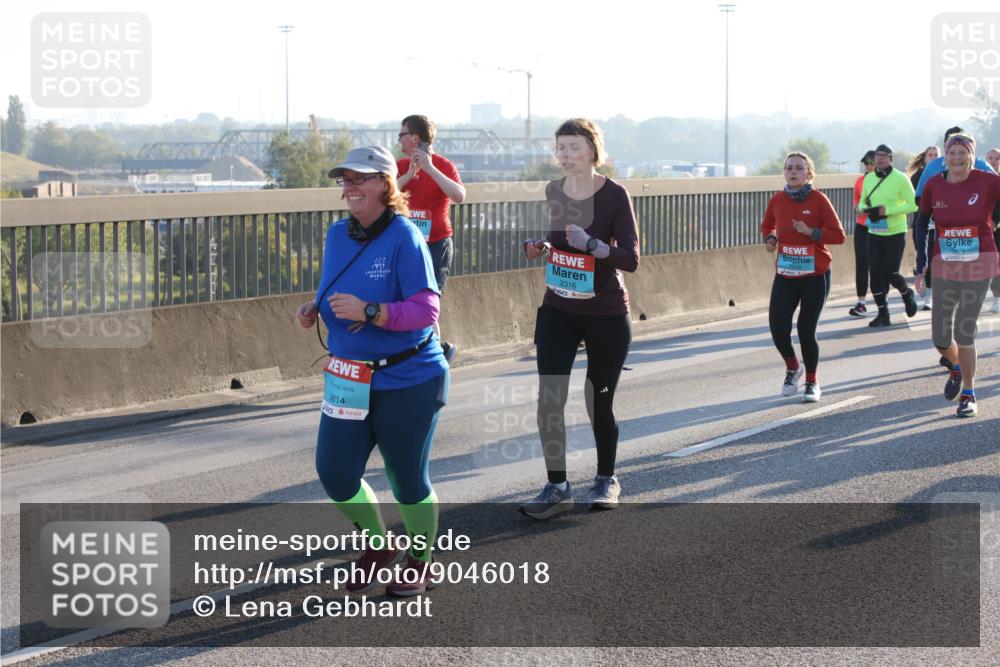 03.10.2025 - Köhlbrandbrückenlauf Lena Gebhardt http://msf.ph/oto/9046018 03.10.2025 09:28:01 Position 1 2316, 3814, 3478 meine-sportfotos.de